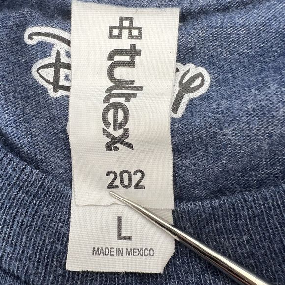 Disney T Shirt Sz L Spooky Haunted House Mickey Minnie Goofy Donald Halloween - Picture 6 of 11